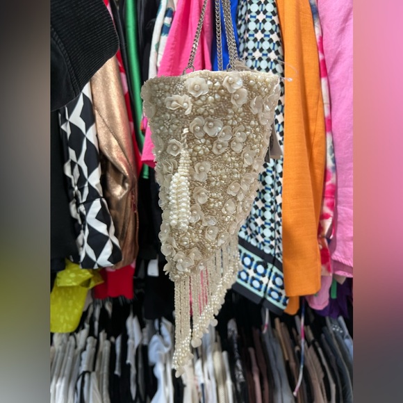 Cream Beaded Handbag - Picture 6 of 6